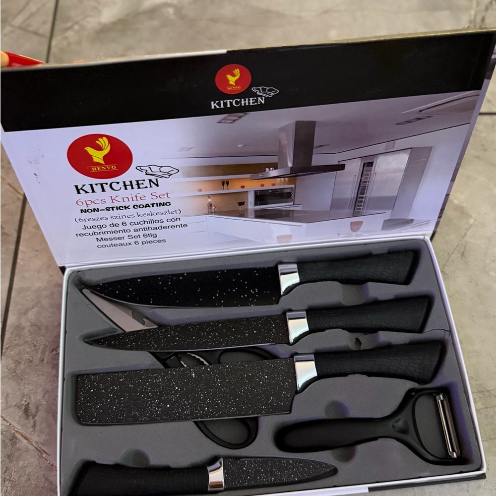 6-Piece Kitchen Knife Set Non-Stick Coating w/ Scissors & Peeler NEW